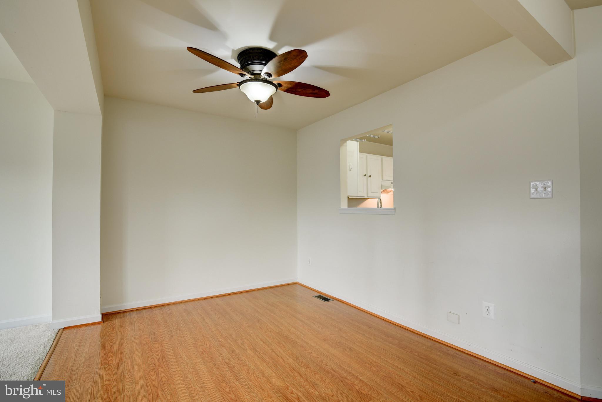 854 VANDERBILT TER SE
