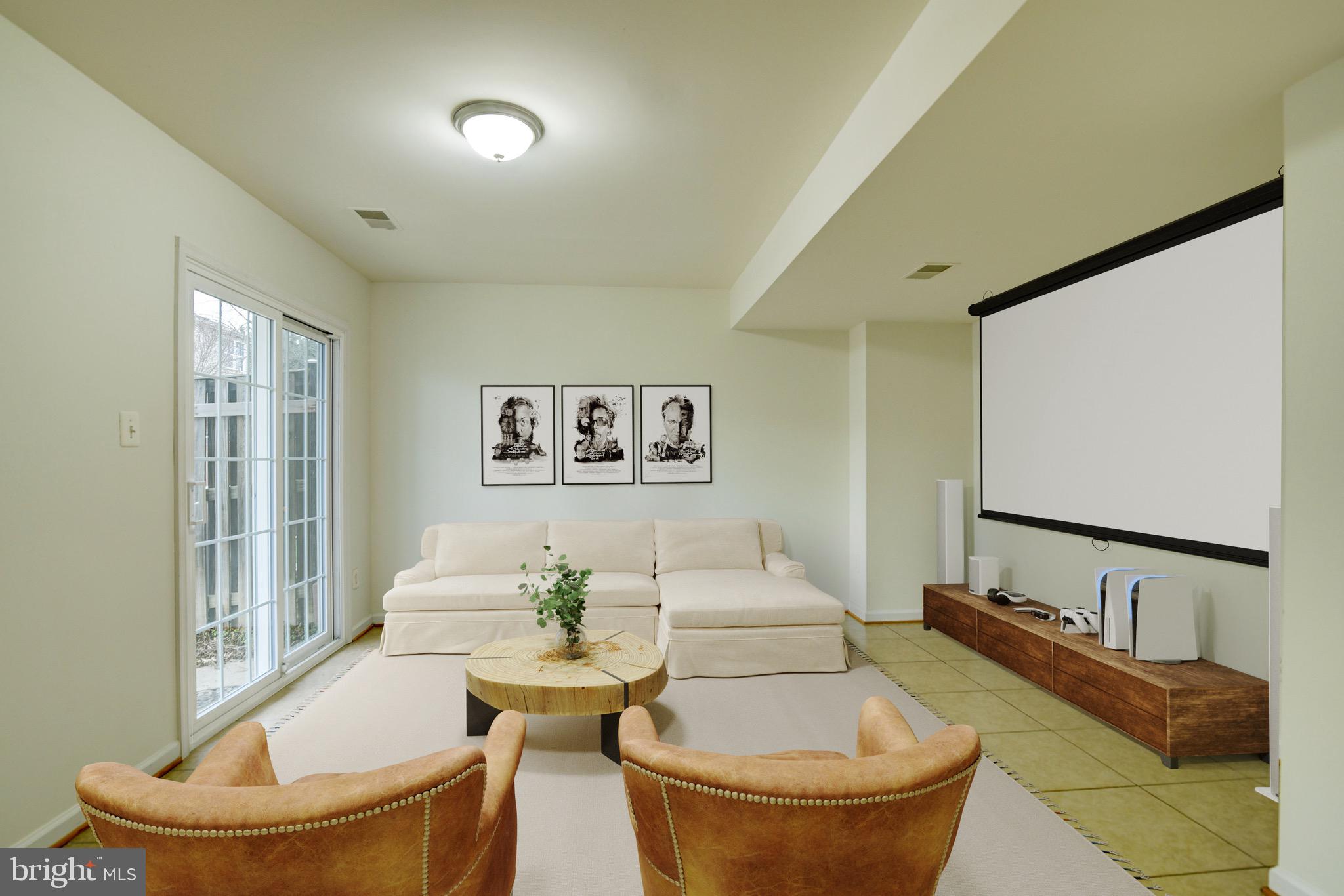 854 VANDERBILT TER SE
