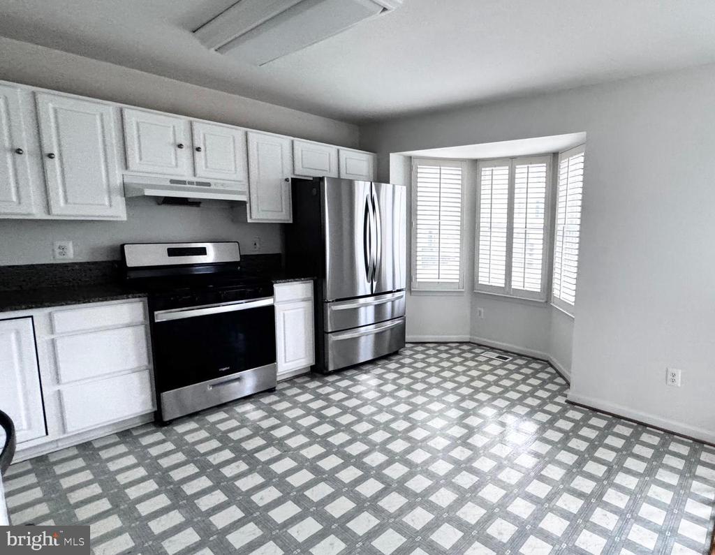 854 VANDERBILT TER SE