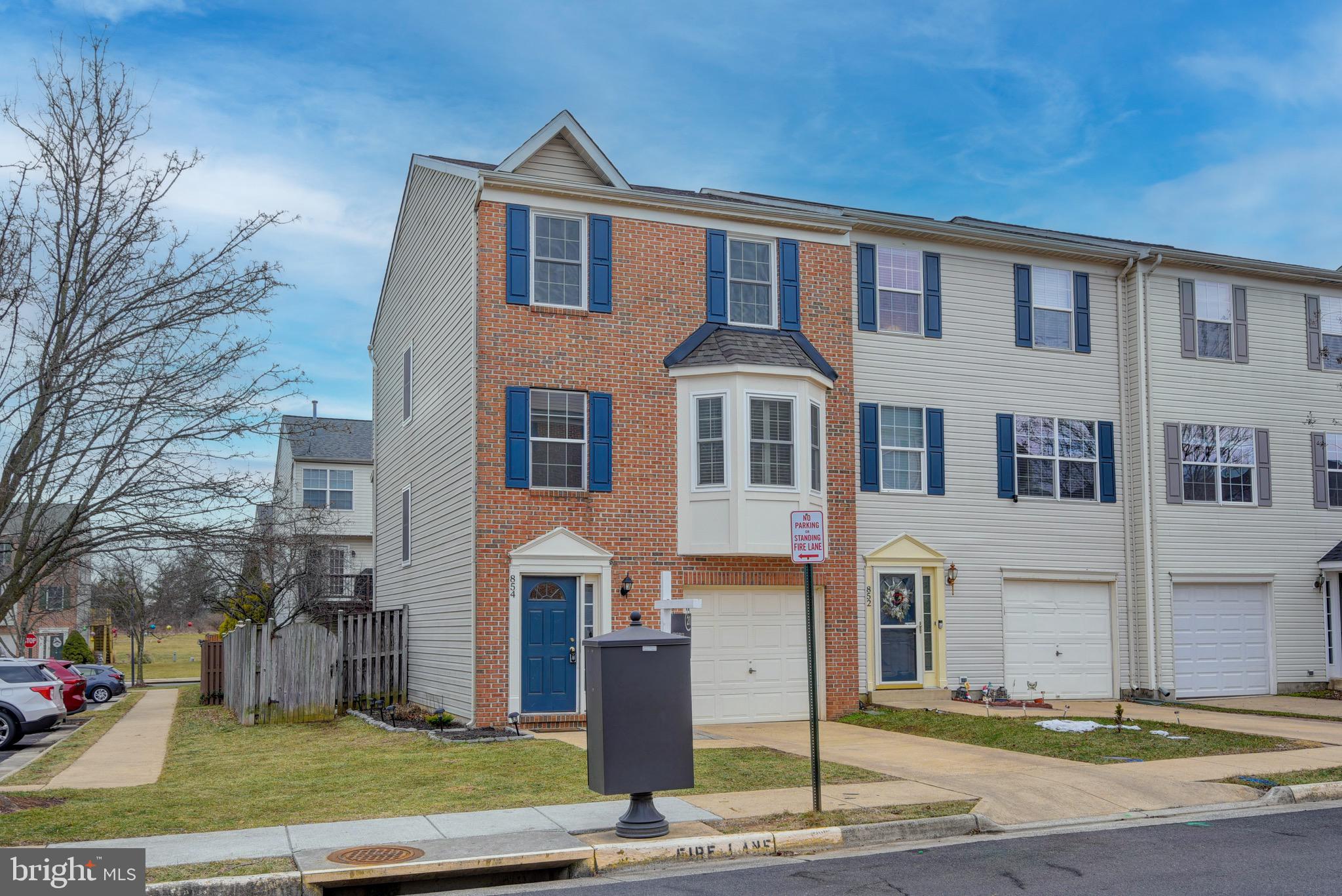 854 VANDERBILT TER SE