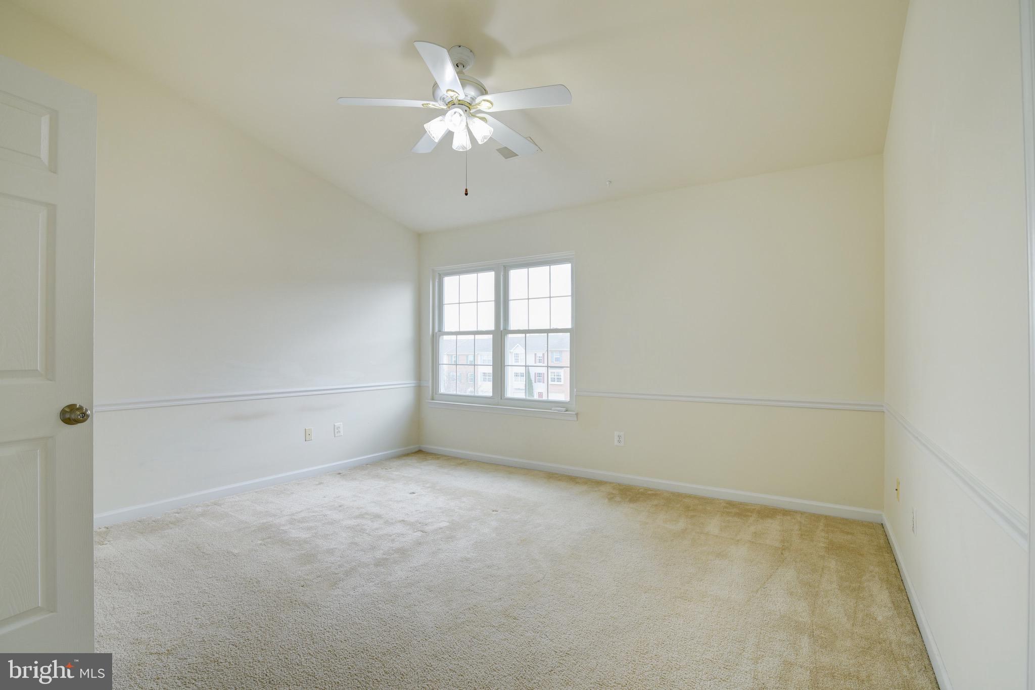 854 VANDERBILT TER SE