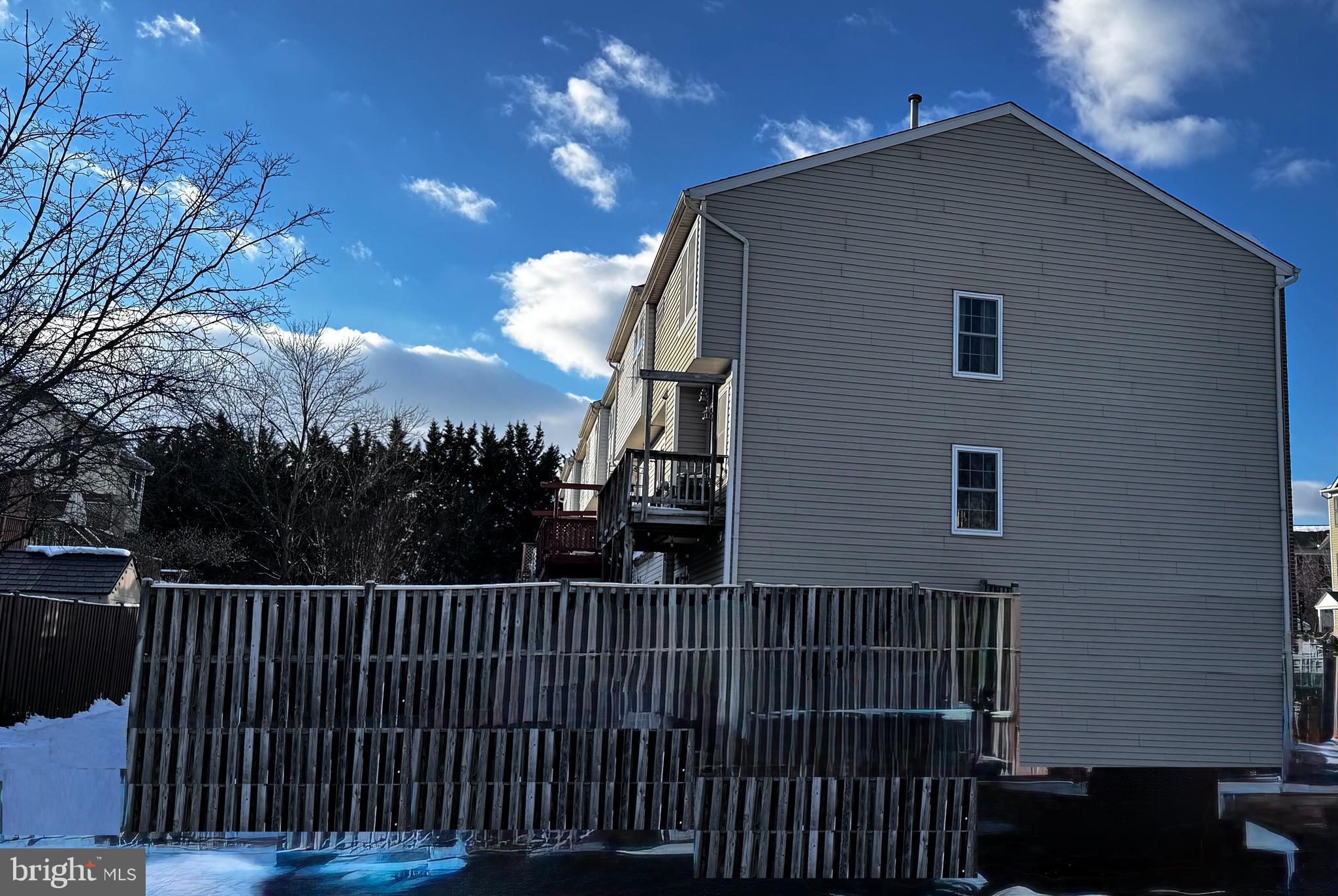 854 VANDERBILT TER SE