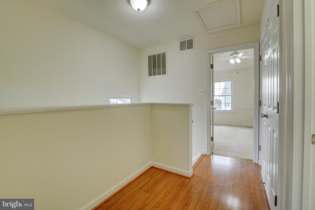 854 VANDERBILT TER SE