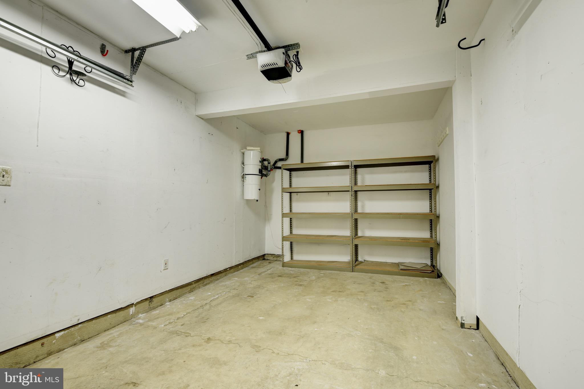 854 VANDERBILT TER SE