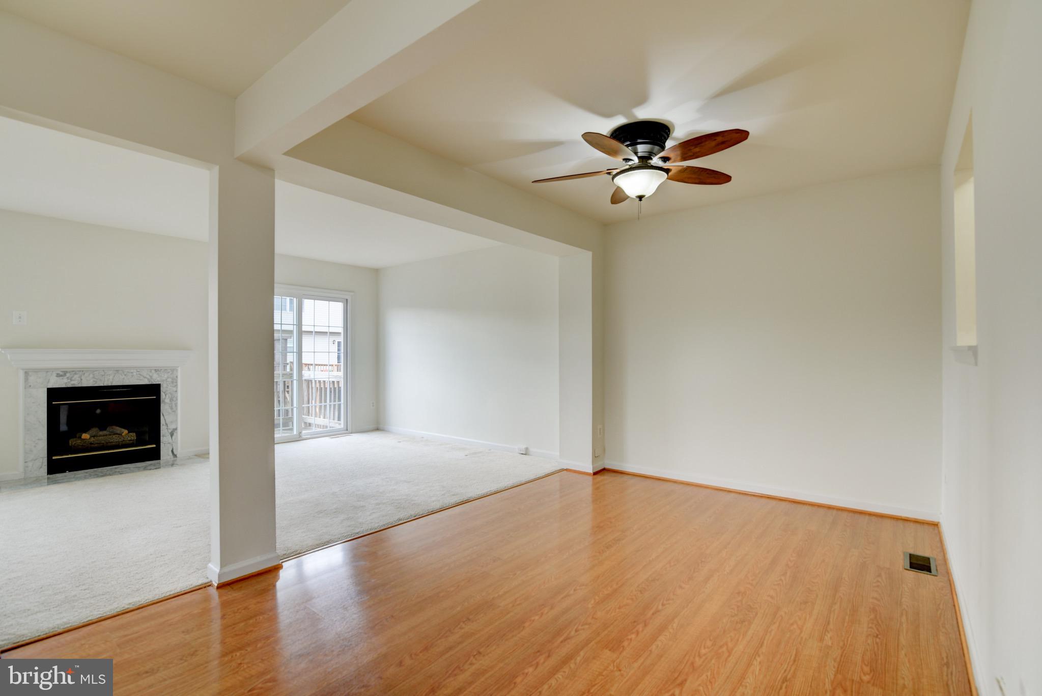 854 VANDERBILT TER SE