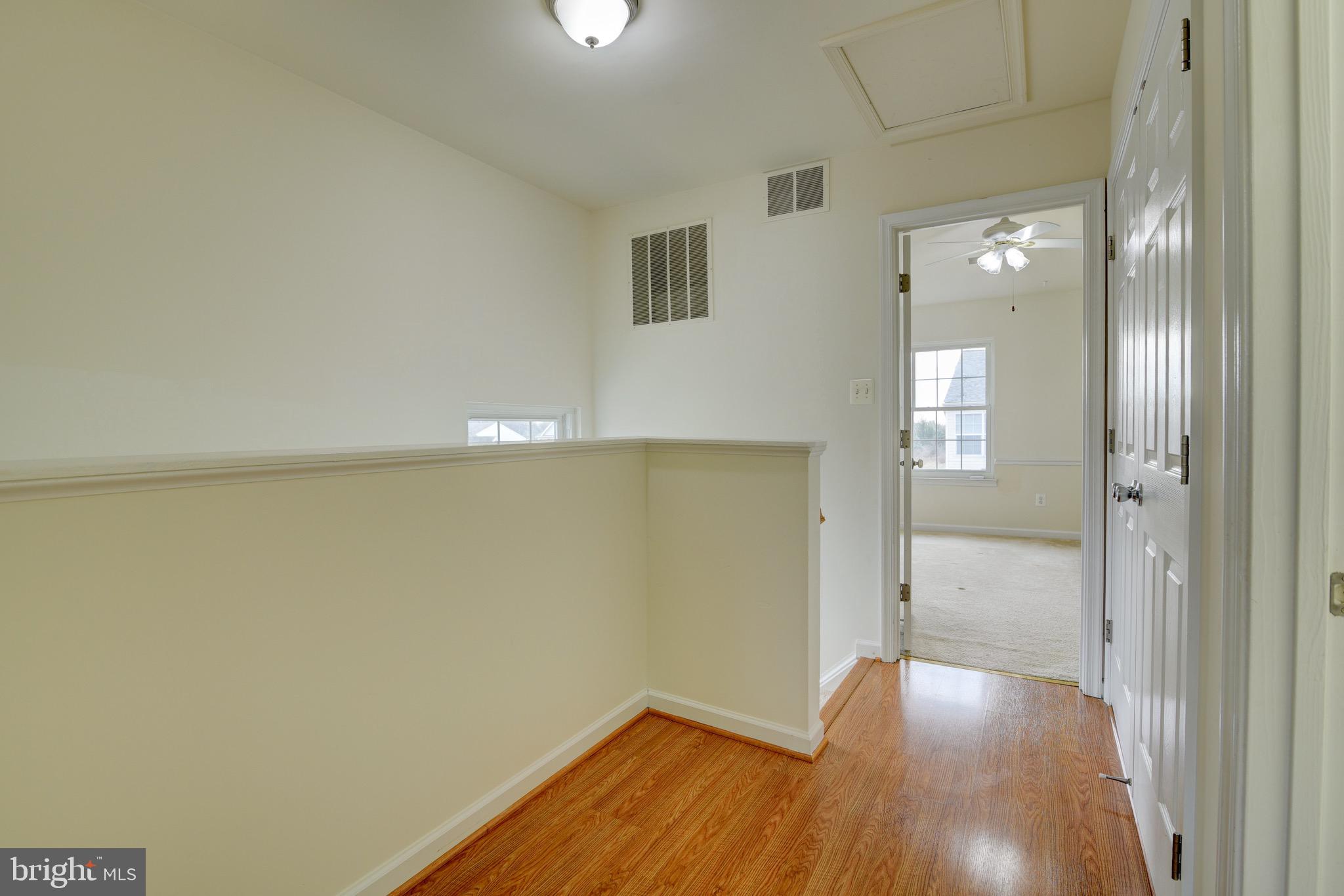 854 VANDERBILT TER SE