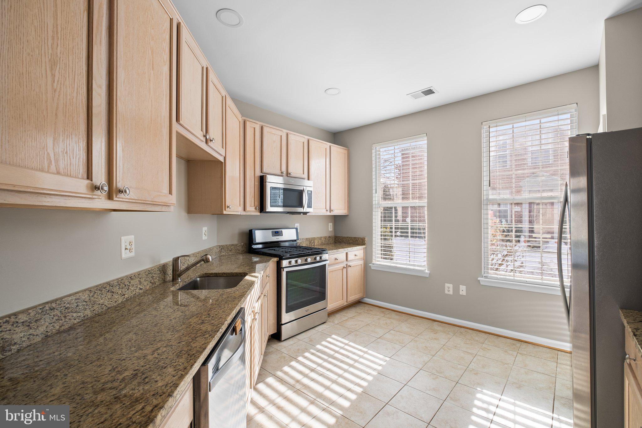 43304 CRAPE MYRTLE TER
