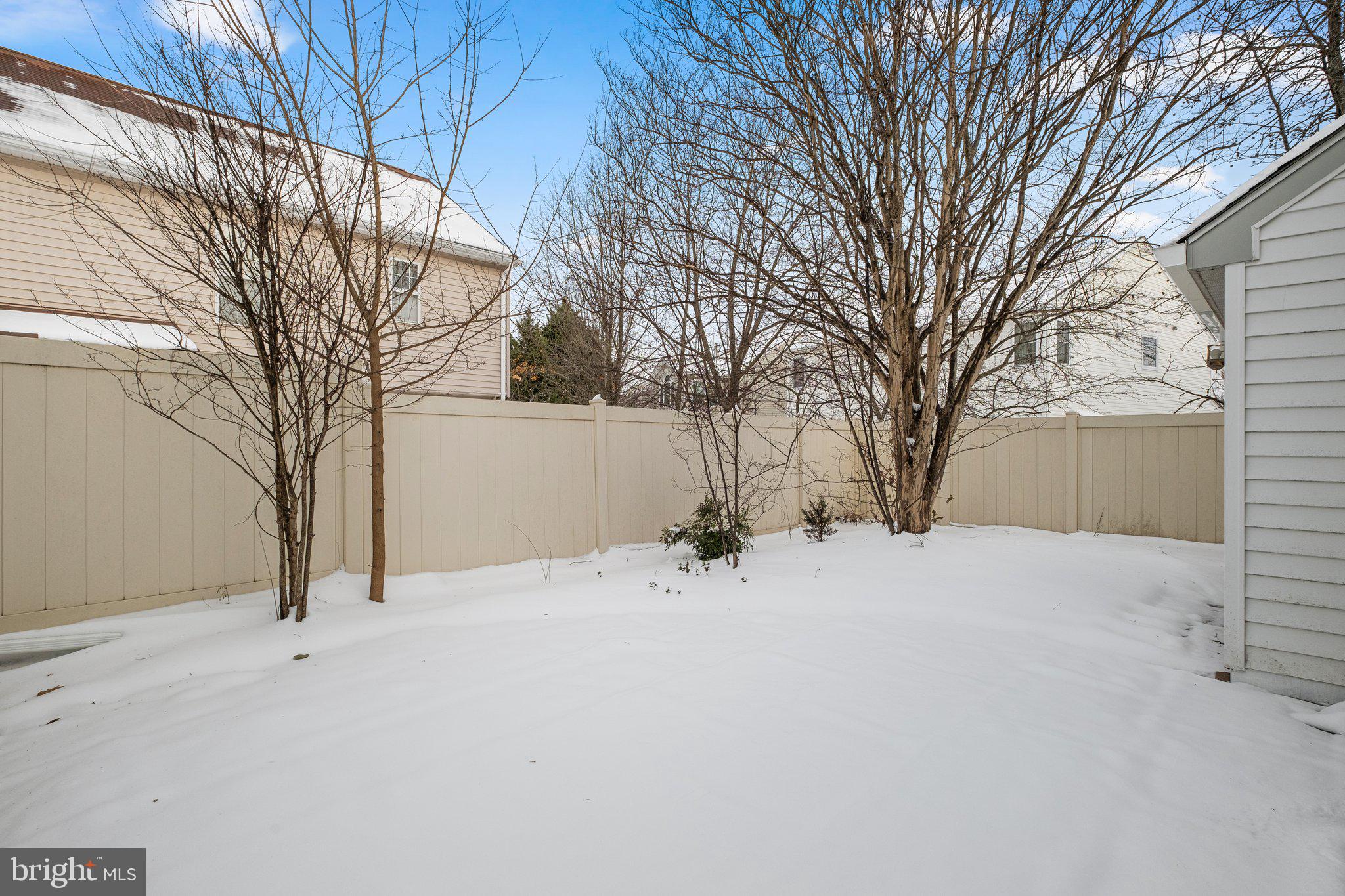 43304 CRAPE MYRTLE TER