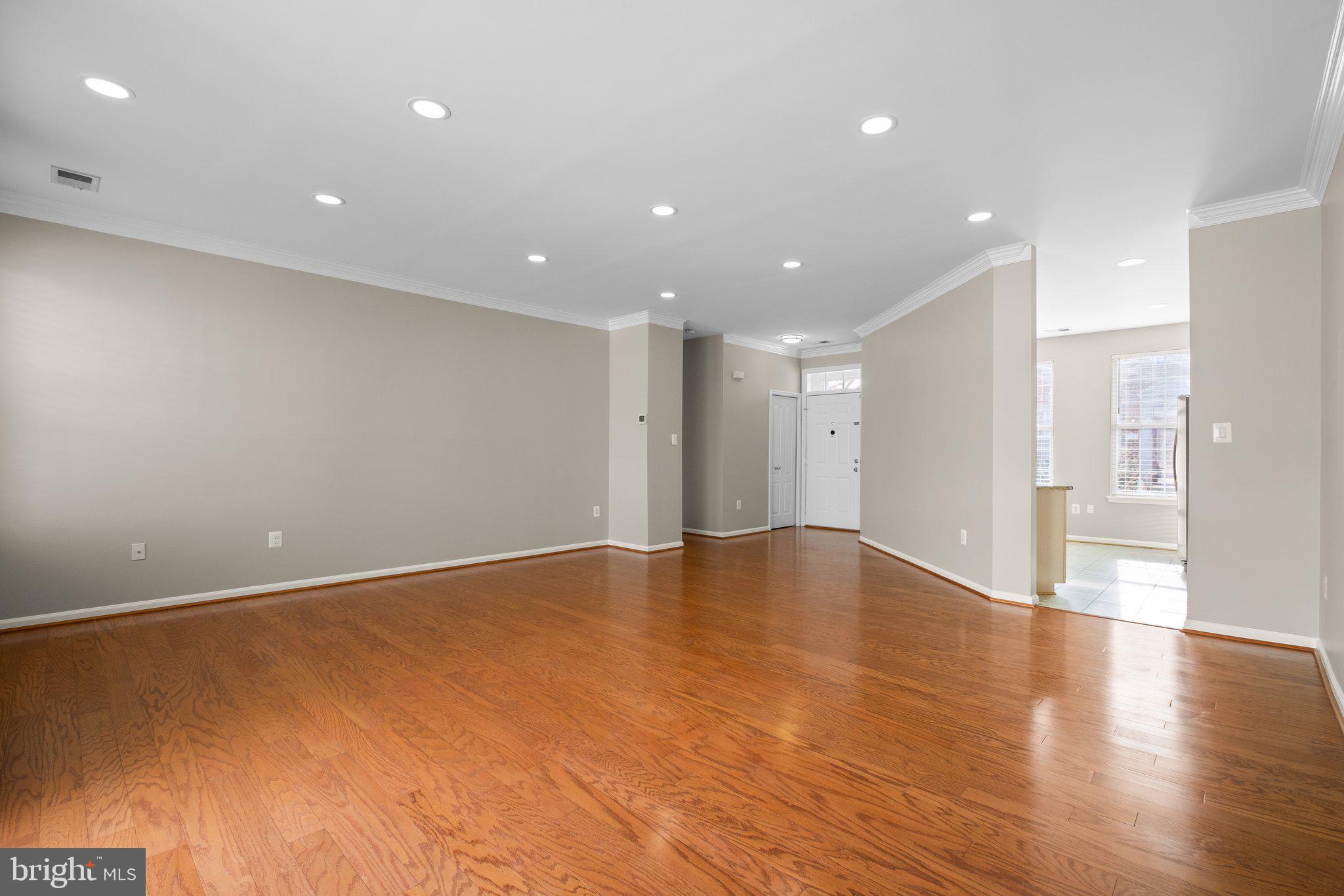 43304 CRAPE MYRTLE TER