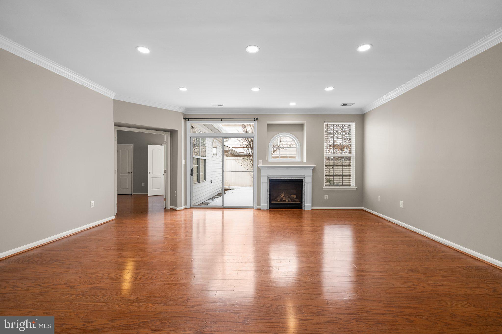 43304 CRAPE MYRTLE TER