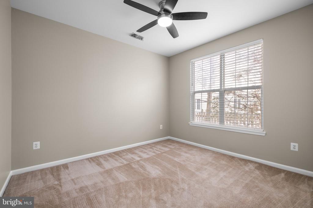 43304 CRAPE MYRTLE TER