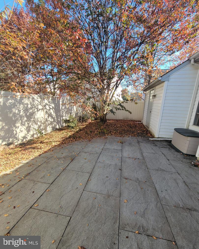 43304 CRAPE MYRTLE TER