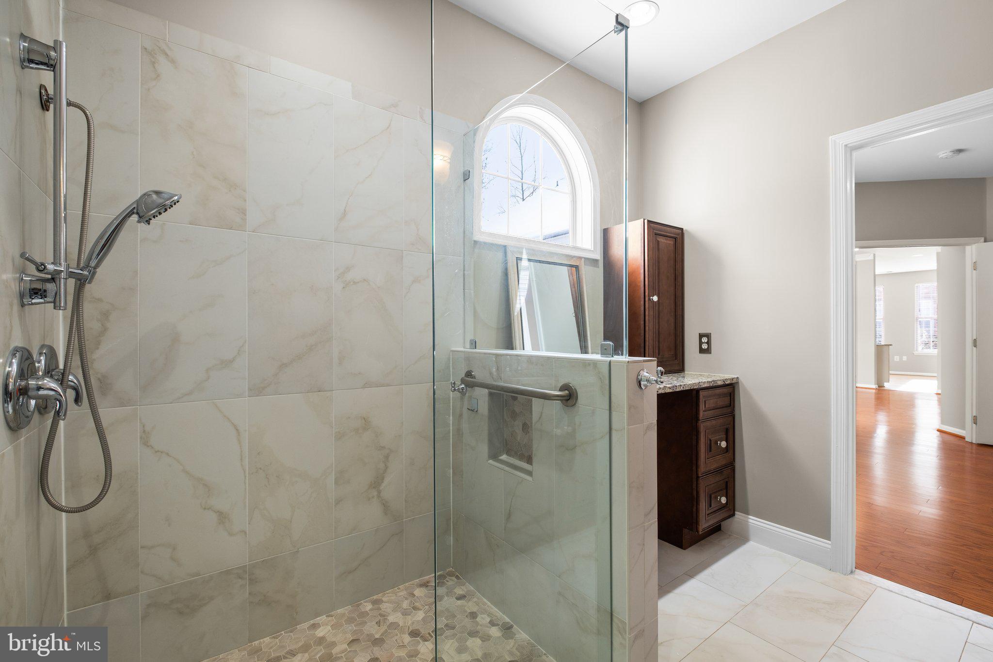 43304 CRAPE MYRTLE TER