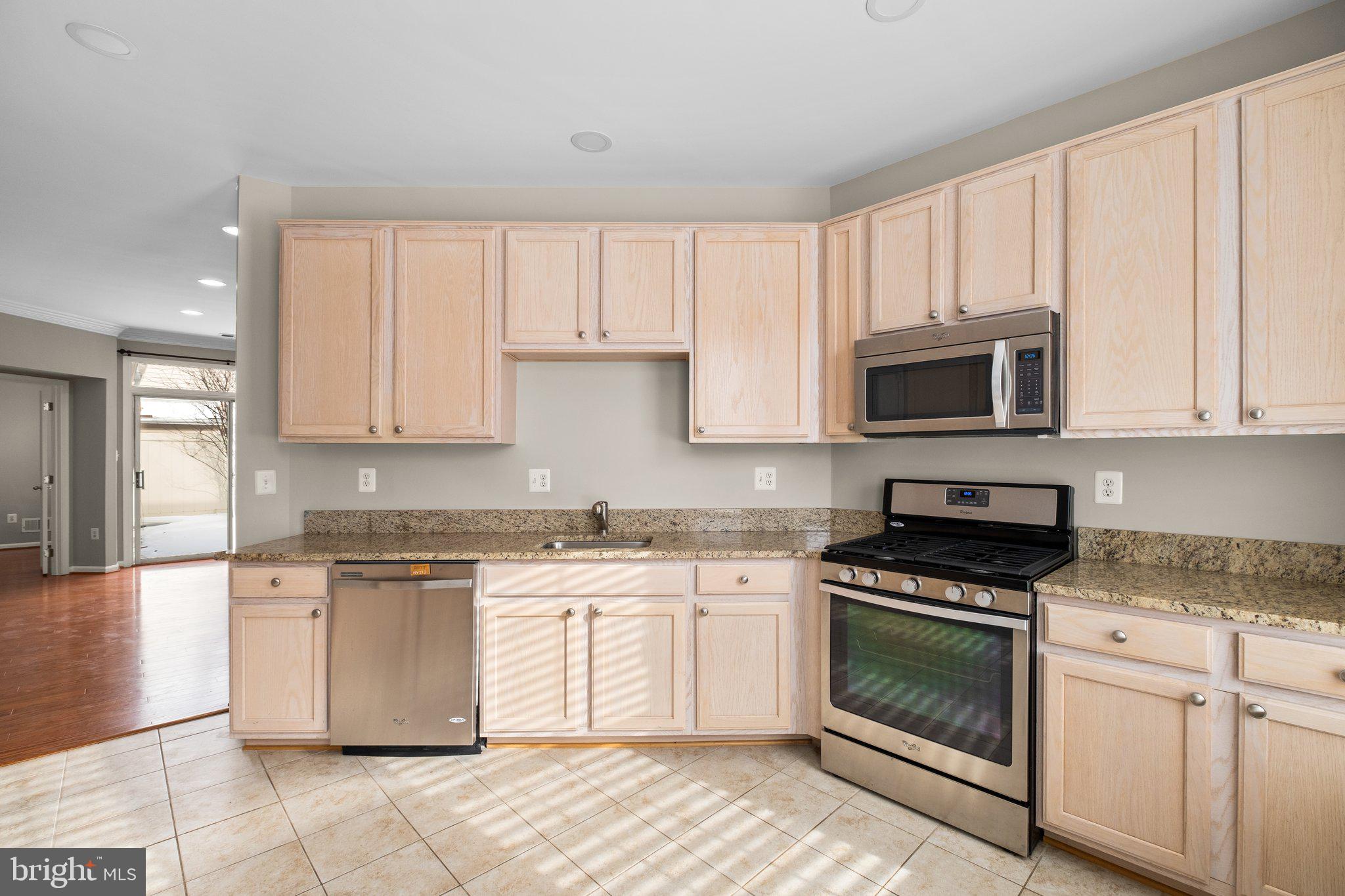 43304 CRAPE MYRTLE TER