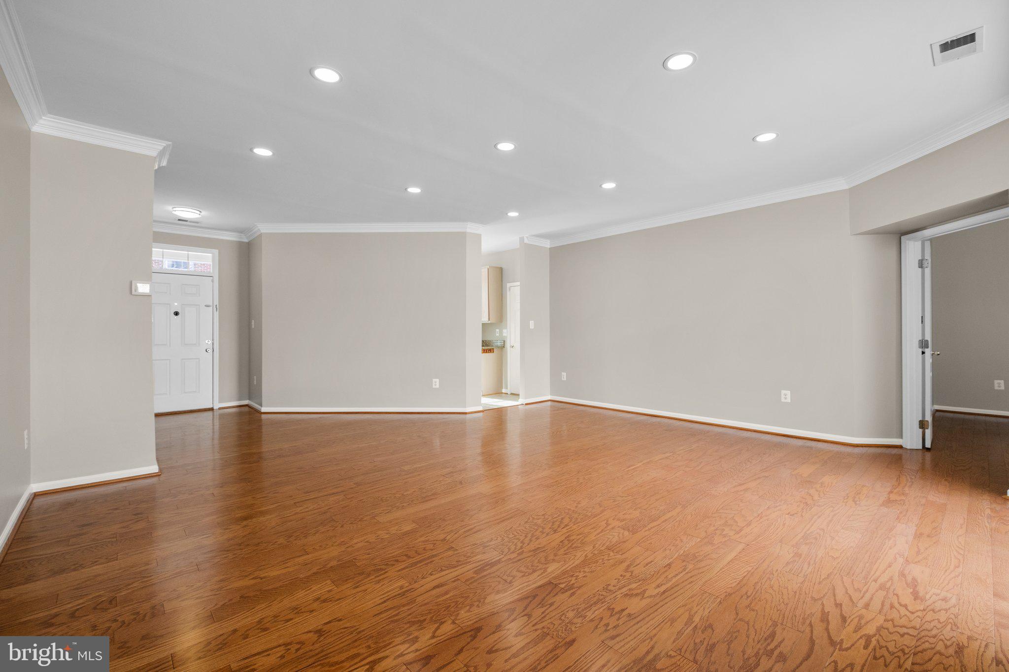 43304 CRAPE MYRTLE TER