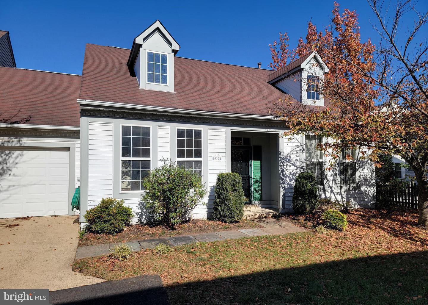 43304 CRAPE MYRTLE TER