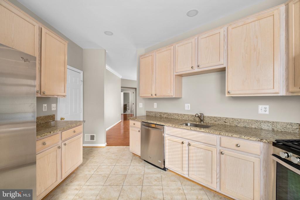 43304 CRAPE MYRTLE TER