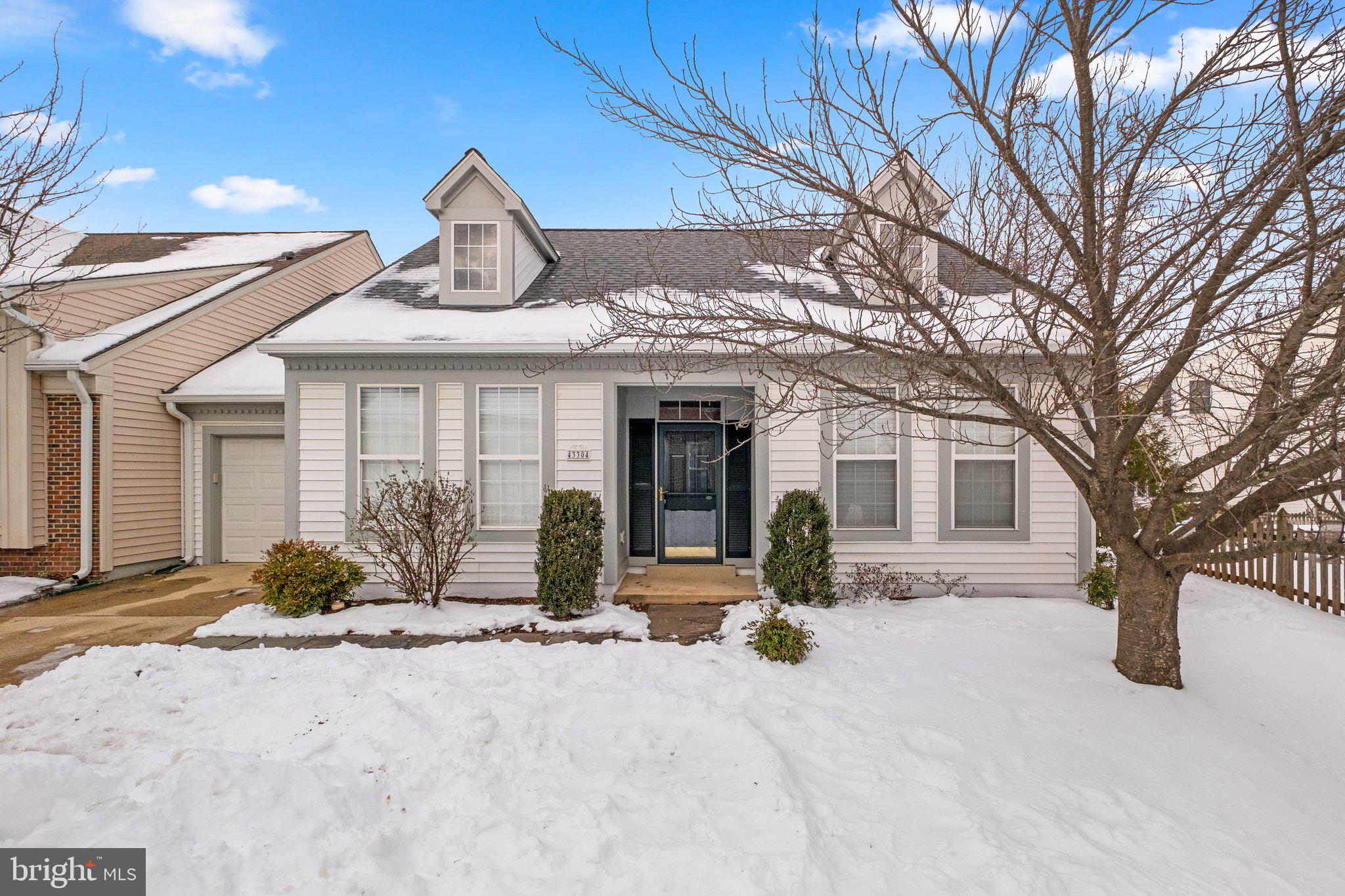 43304 CRAPE MYRTLE TER