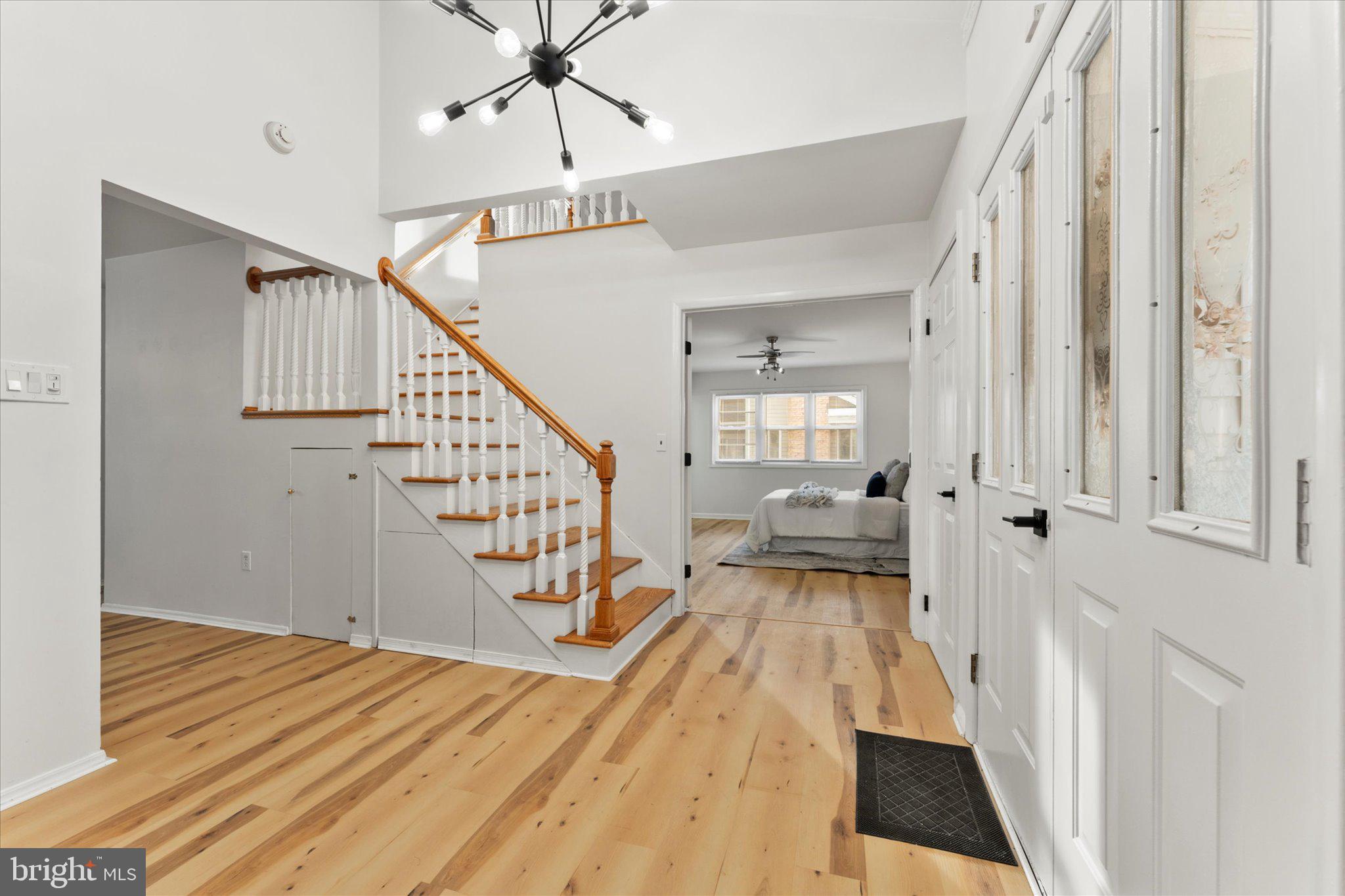 126 E Meadowland Ln