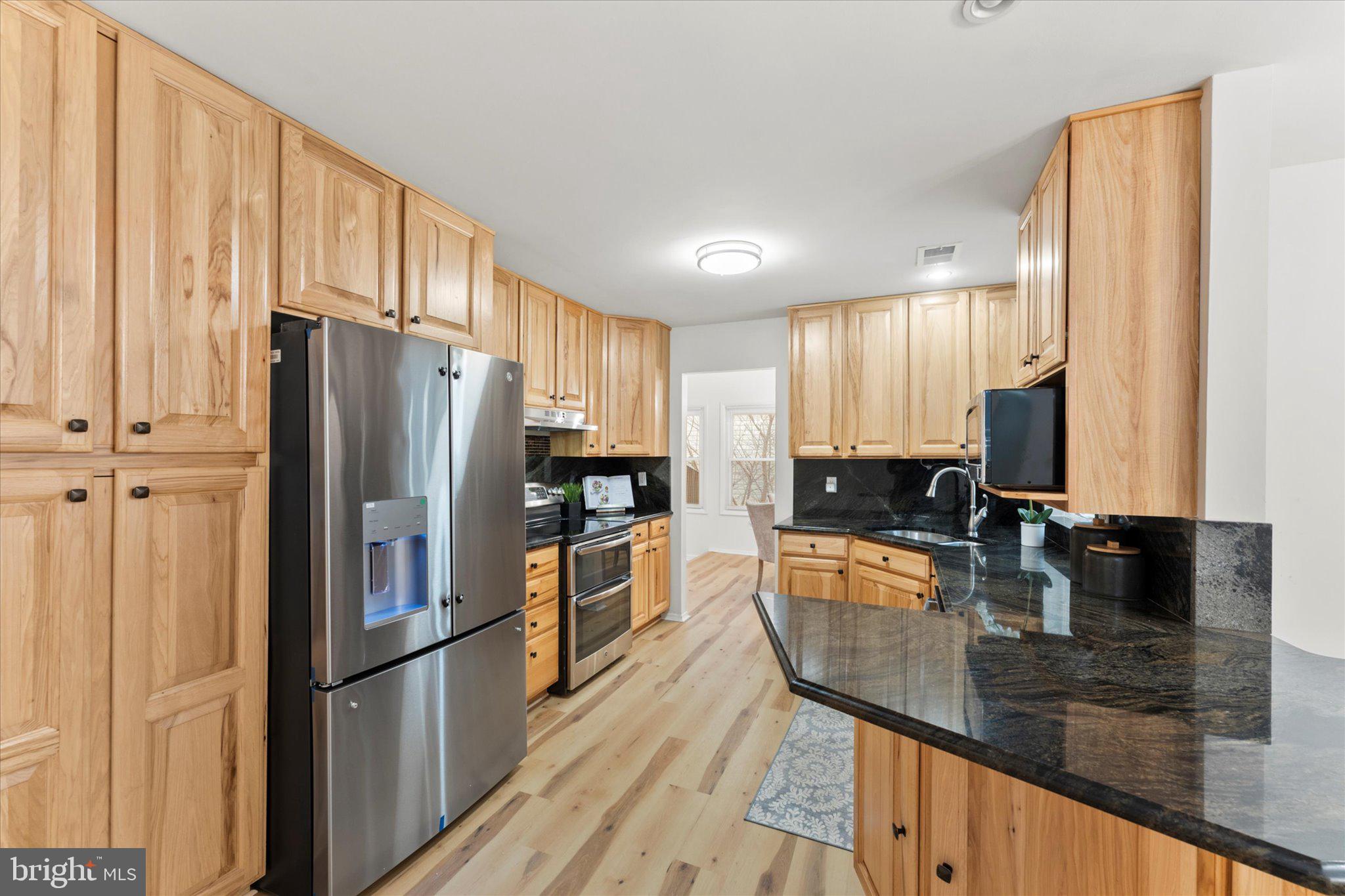 126 E Meadowland Ln