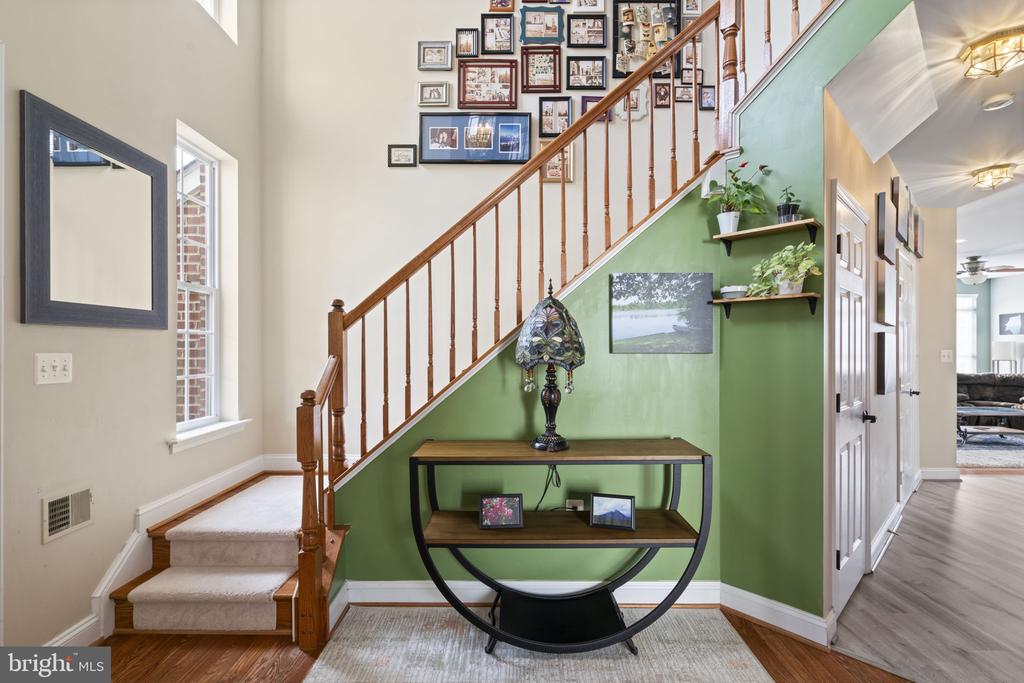 1613 WOODBRIDGE COURT NE