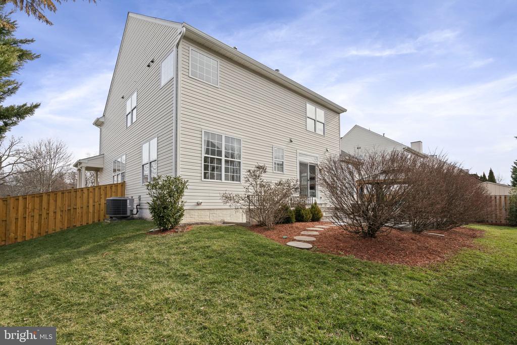 1613 WOODBRIDGE COURT NE