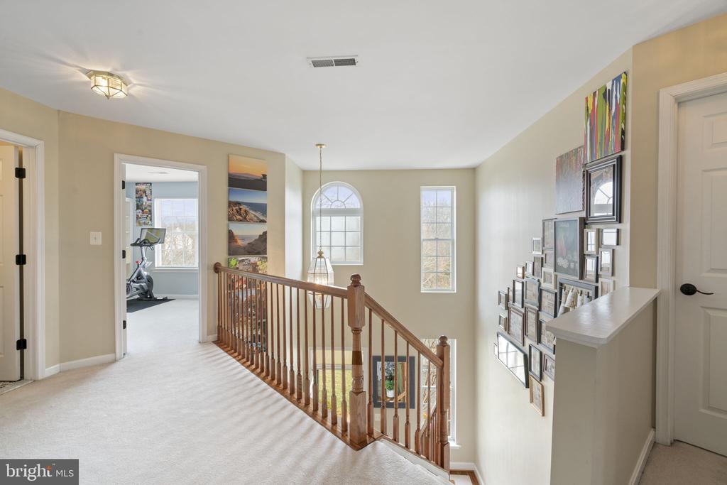 1613 WOODBRIDGE COURT NE