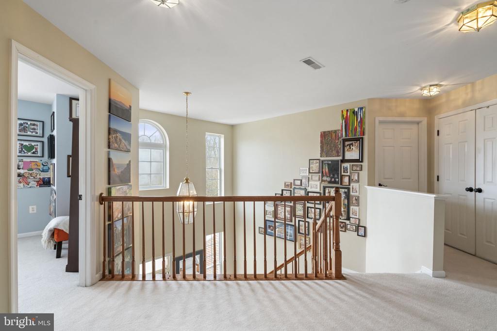 1613 WOODBRIDGE COURT NE