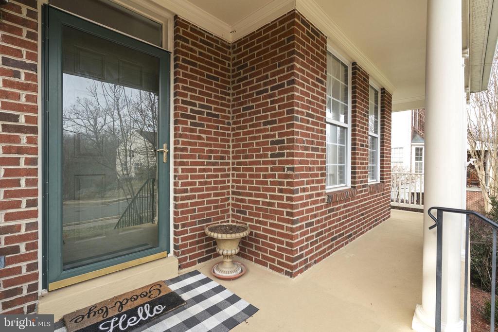 1613 WOODBRIDGE COURT NE