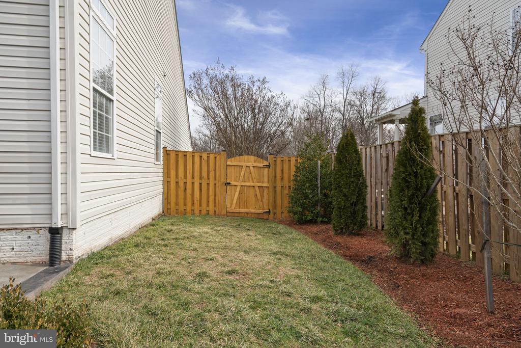 1613 WOODBRIDGE COURT NE