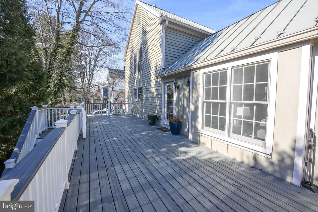 215 North St NE