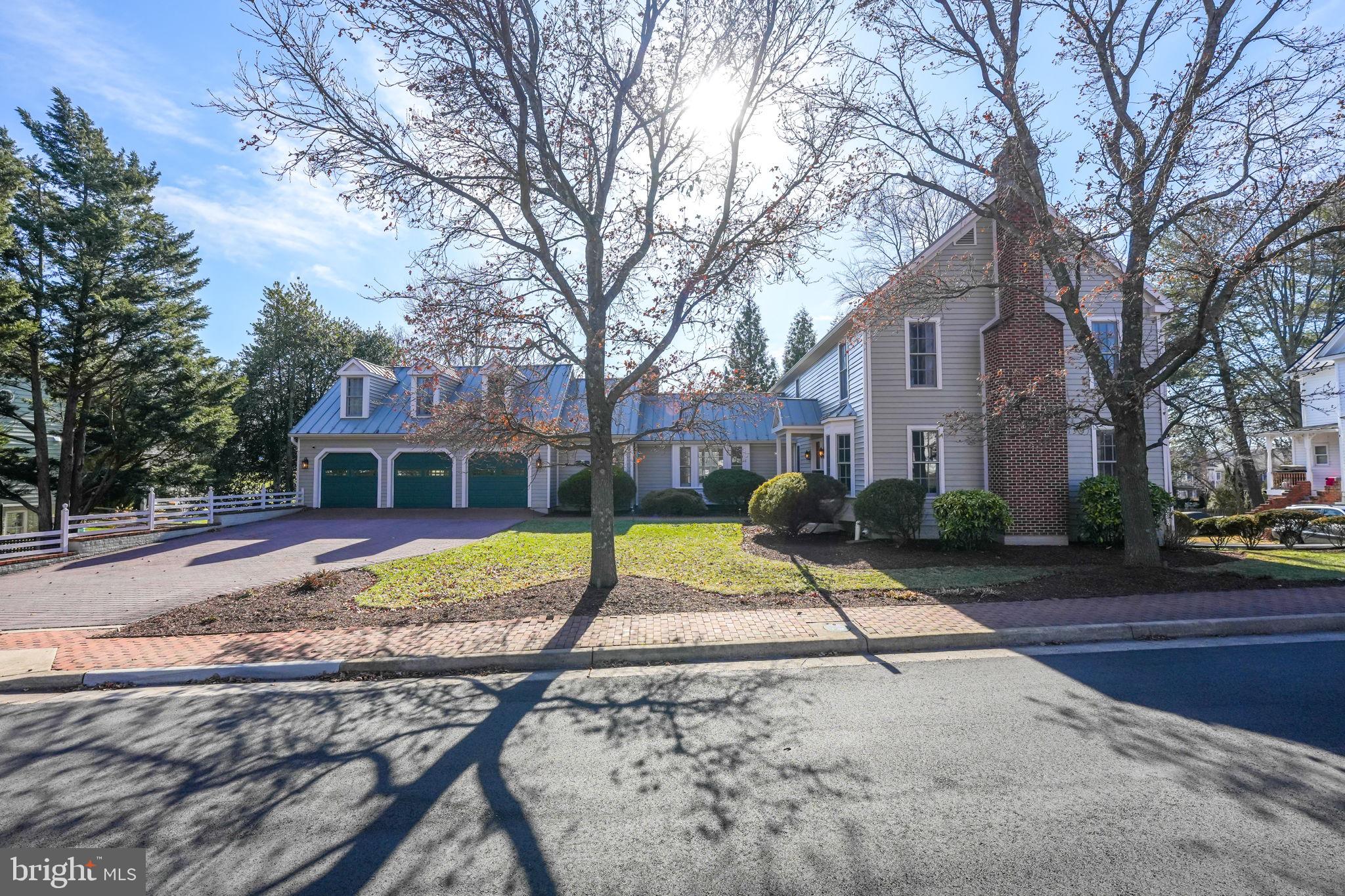 215 North St NE