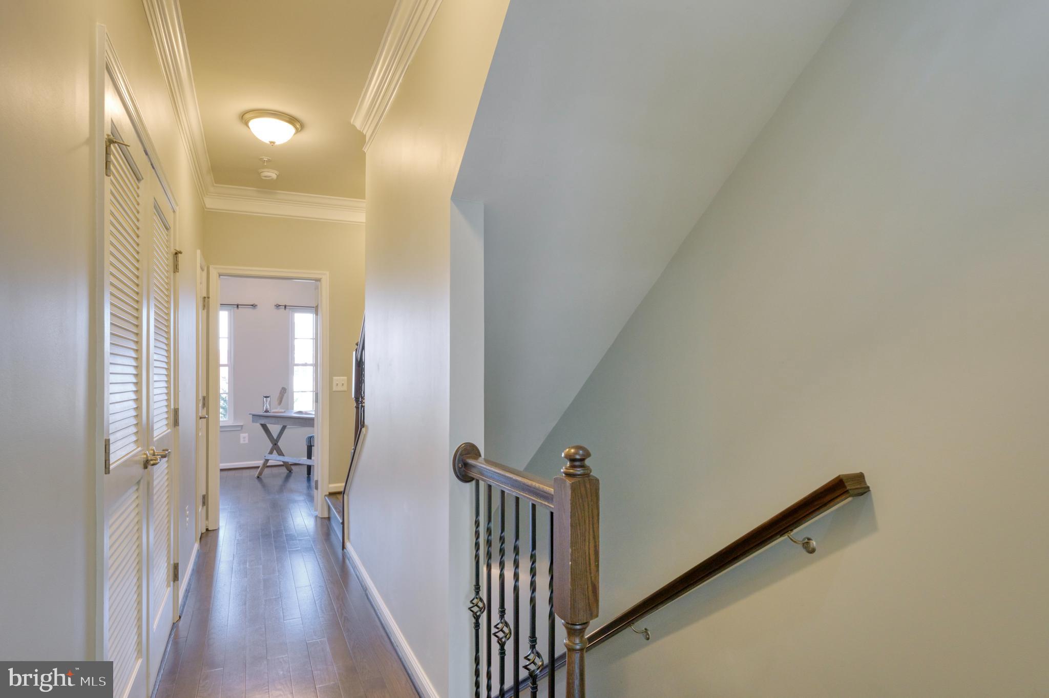 404 Haupt Sq SE