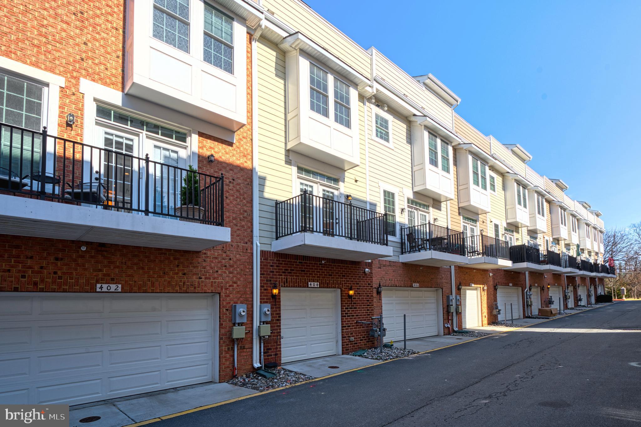 404 Haupt Sq SE
