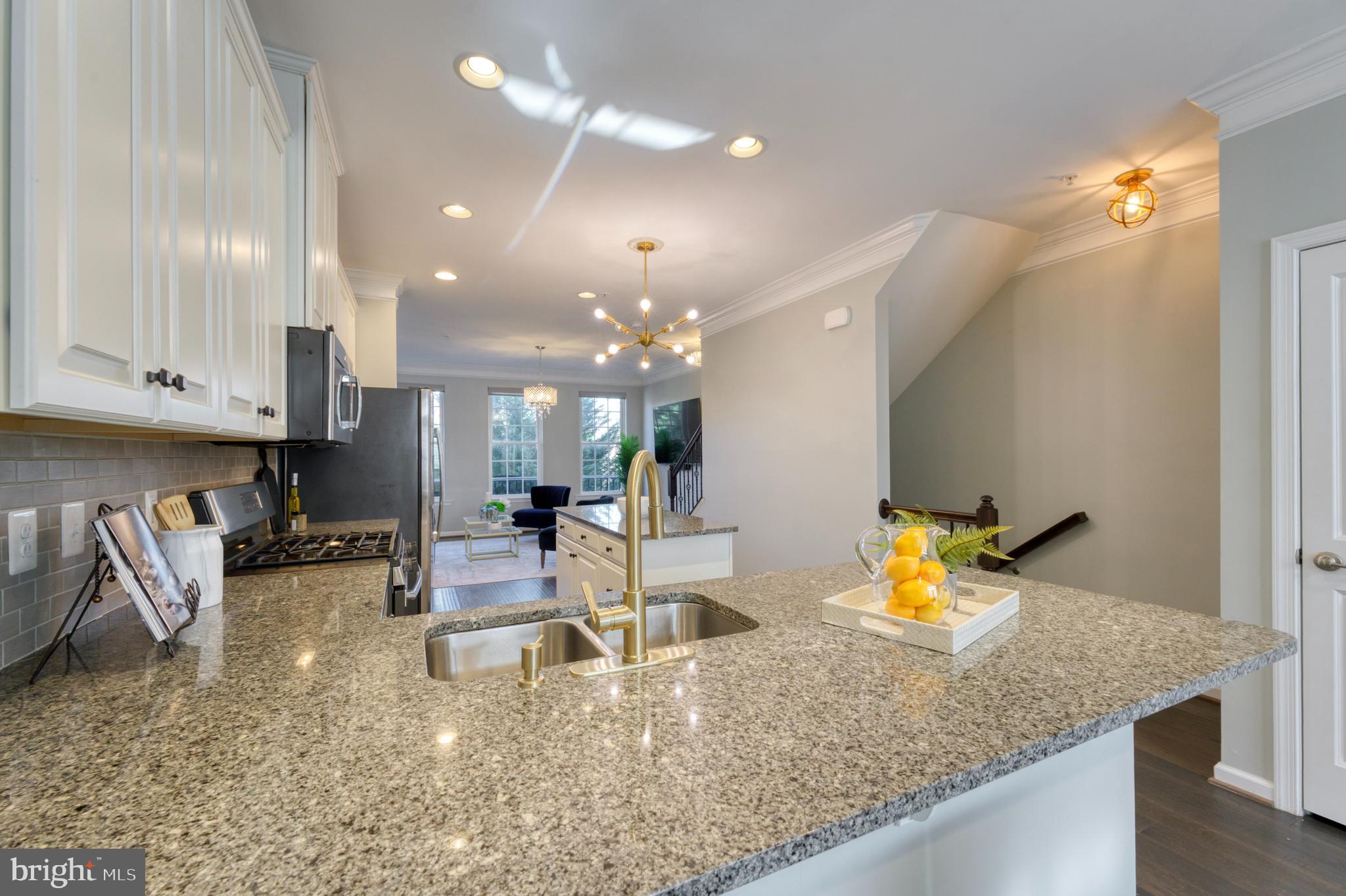 404 Haupt Sq SE