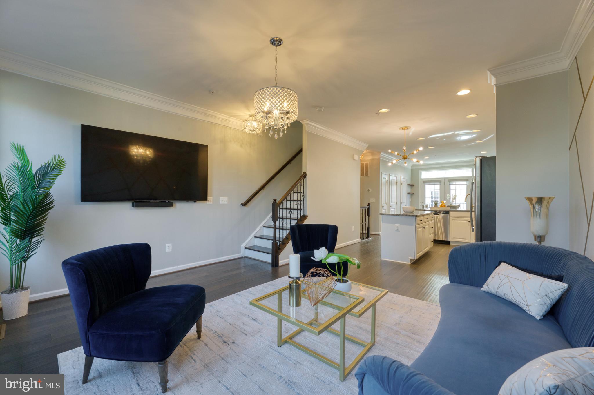 404 Haupt Sq SE