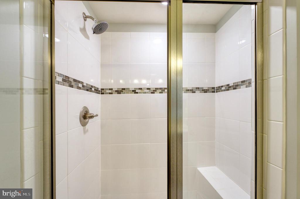 404 Haupt Sq SE