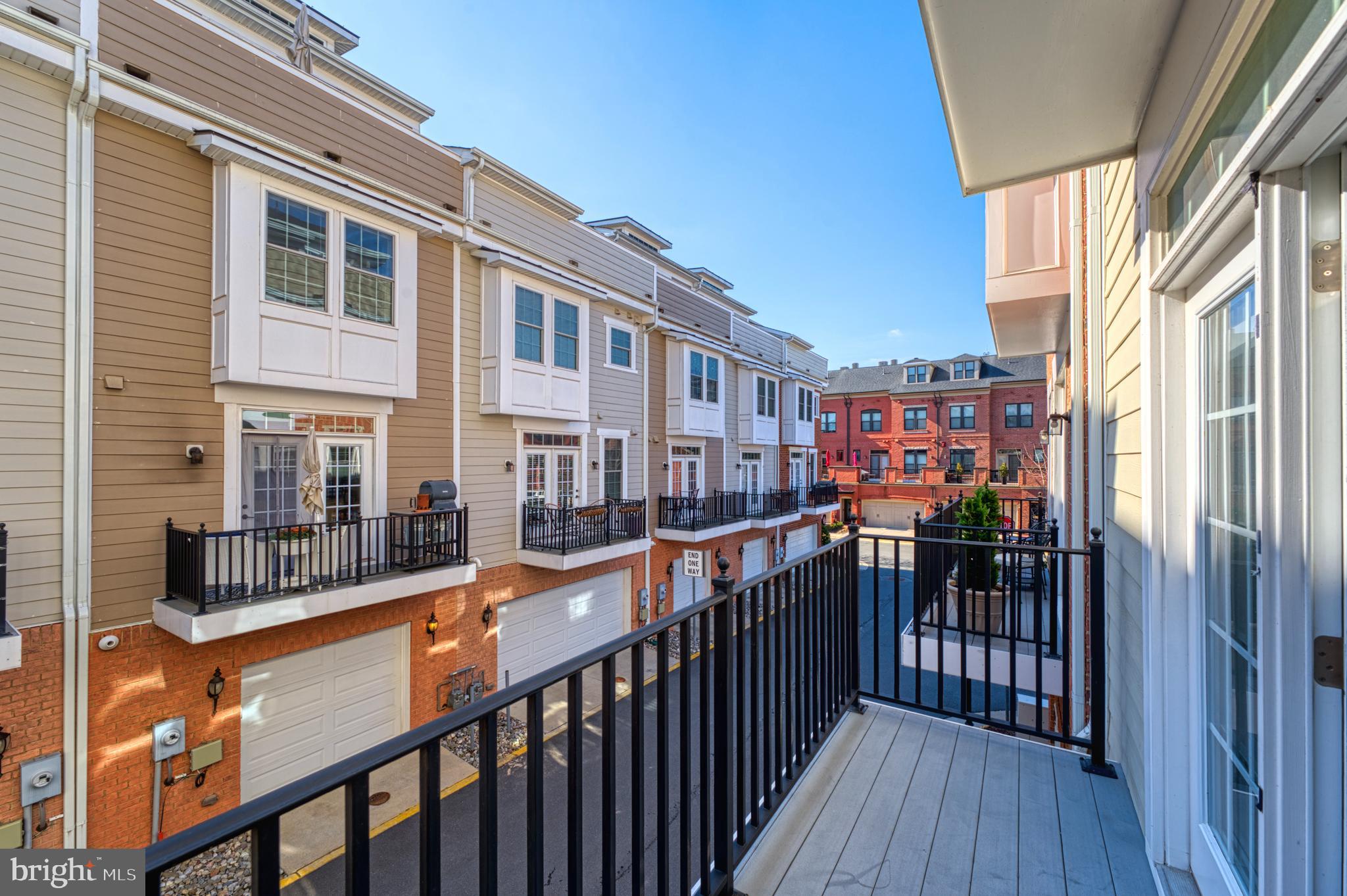 404 Haupt Sq SE