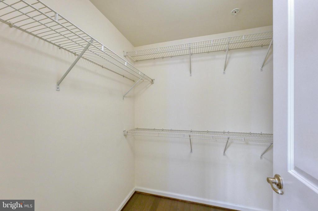 404 Haupt Sq SE