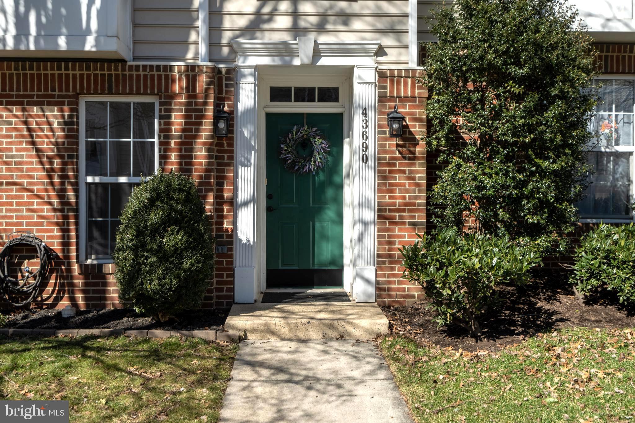 43690 Balmoral Ter