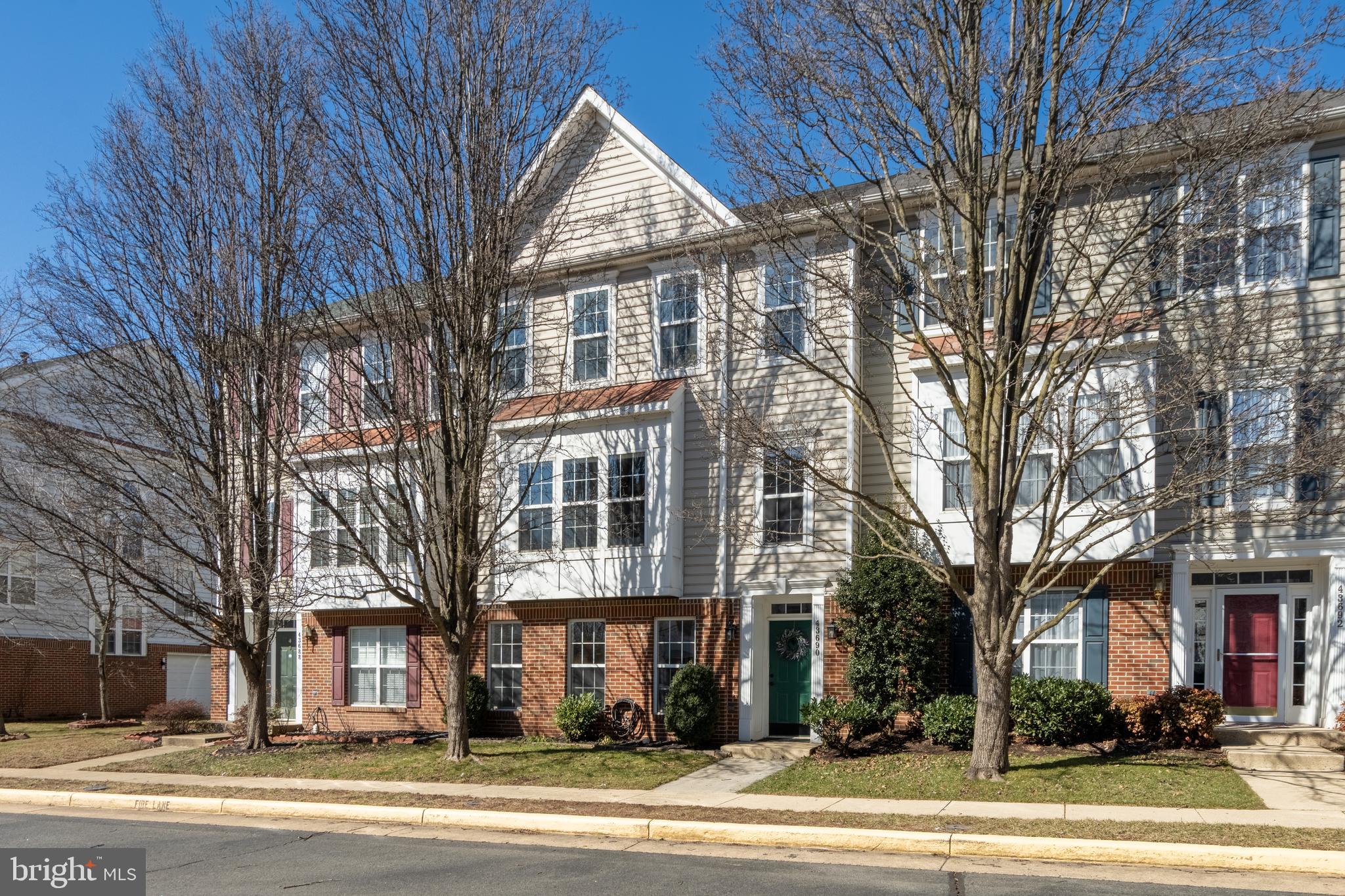 43690 Balmoral Ter