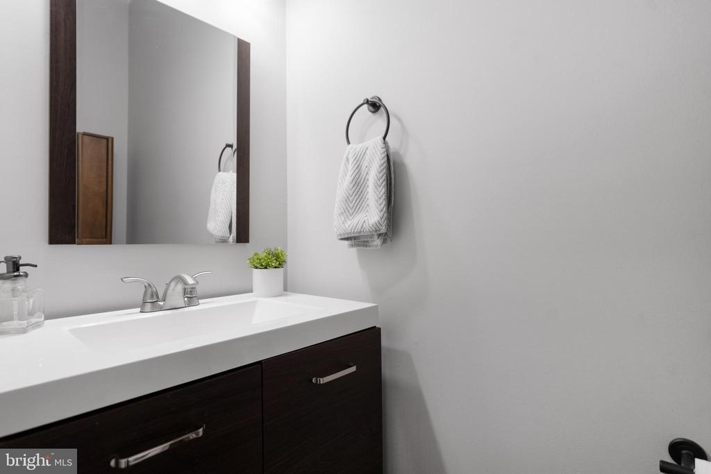 43690 Balmoral Ter