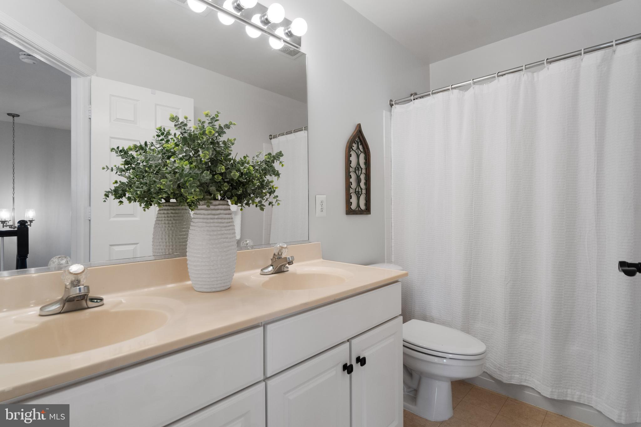 43690 Balmoral Ter