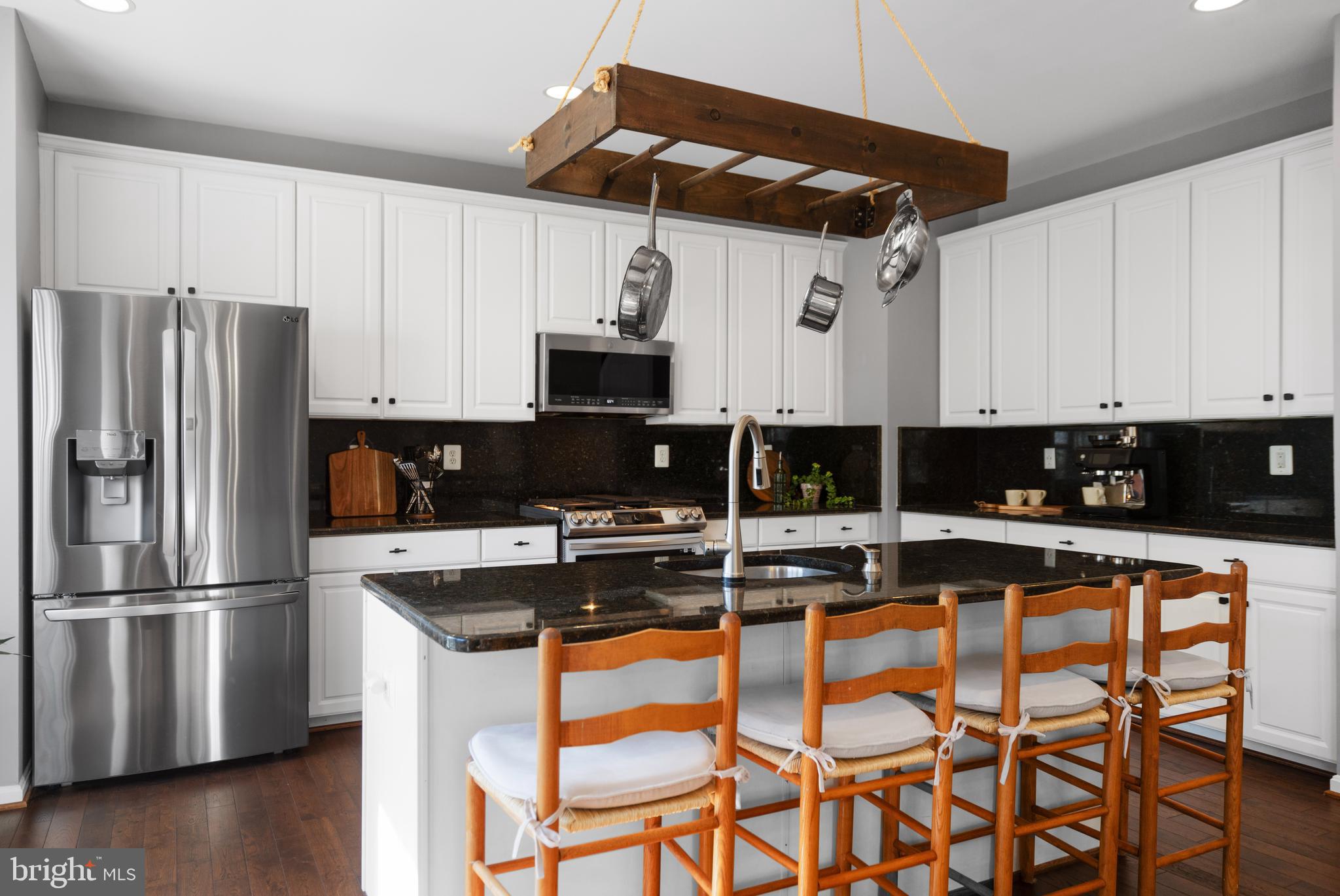 43690 Balmoral Ter