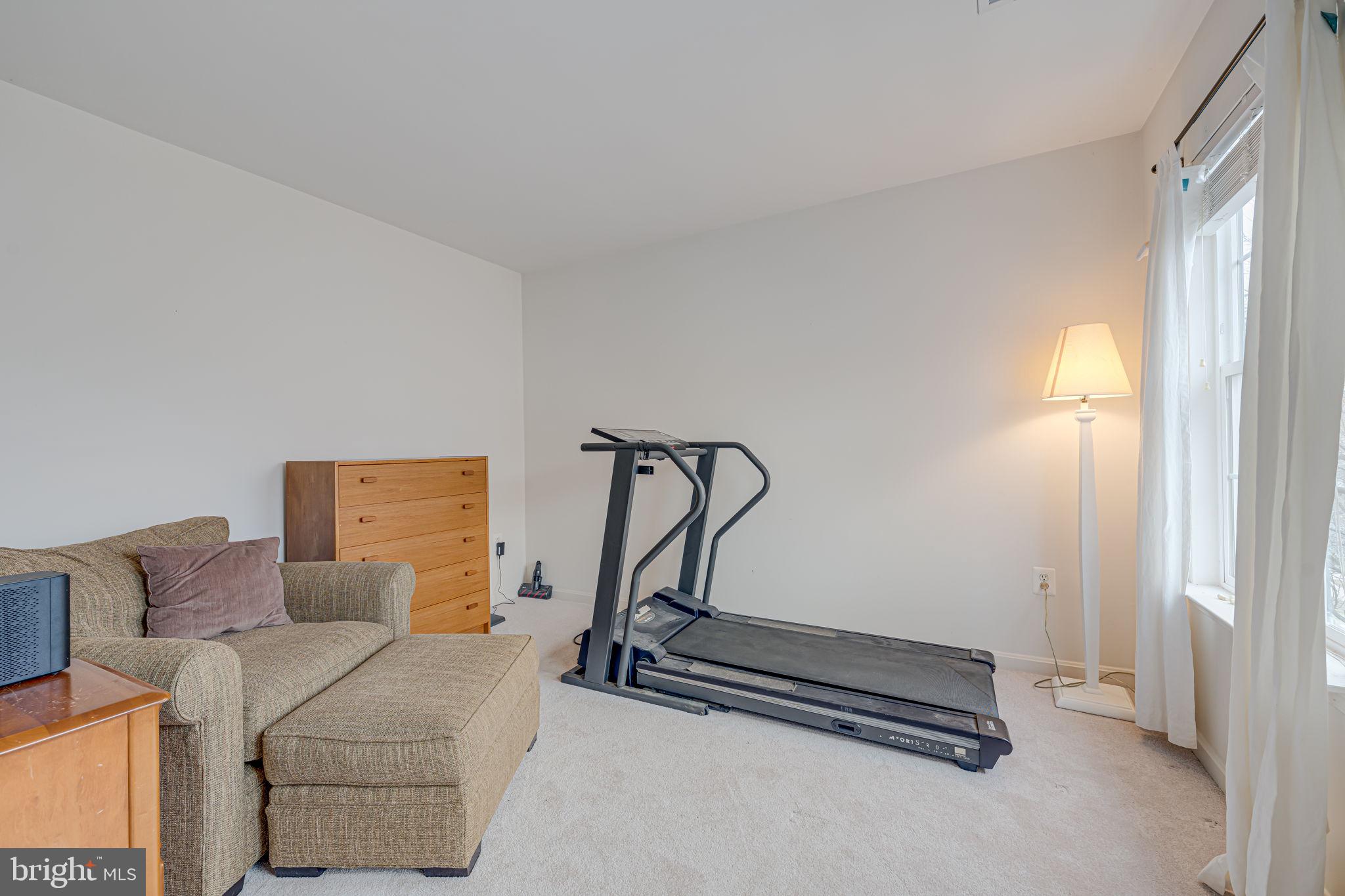224 E Skyline Dr