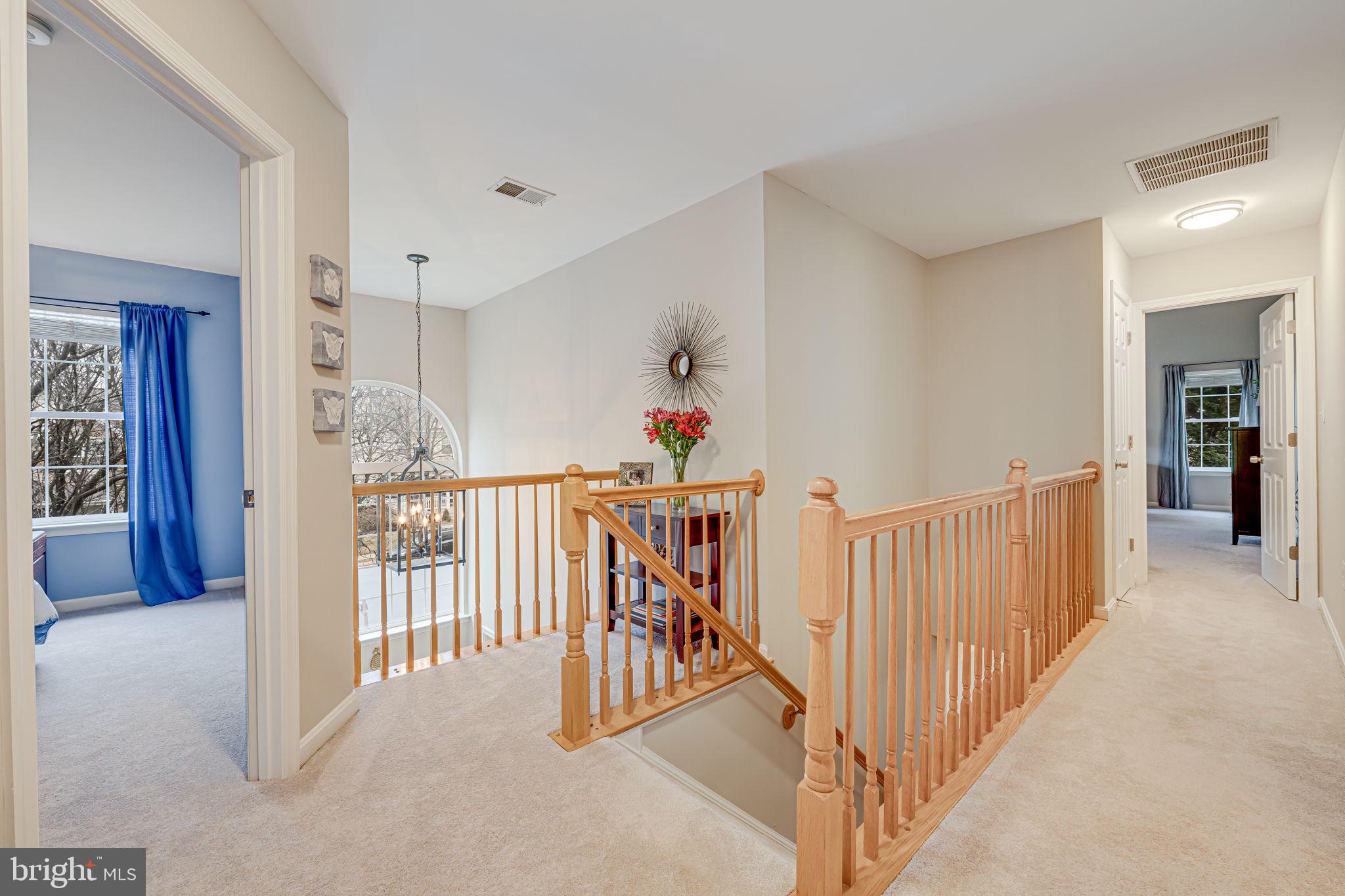 224 E Skyline Dr