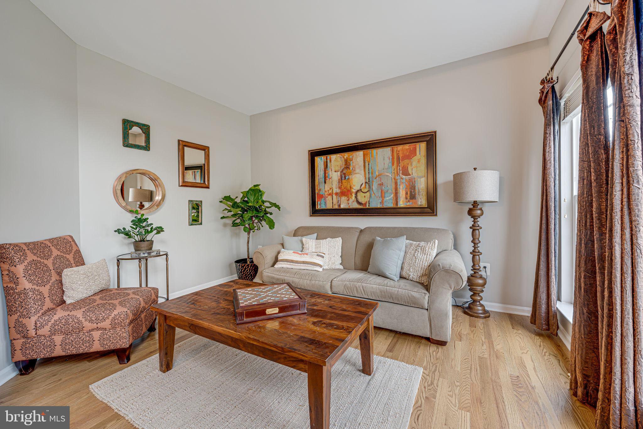 224 E Skyline Dr