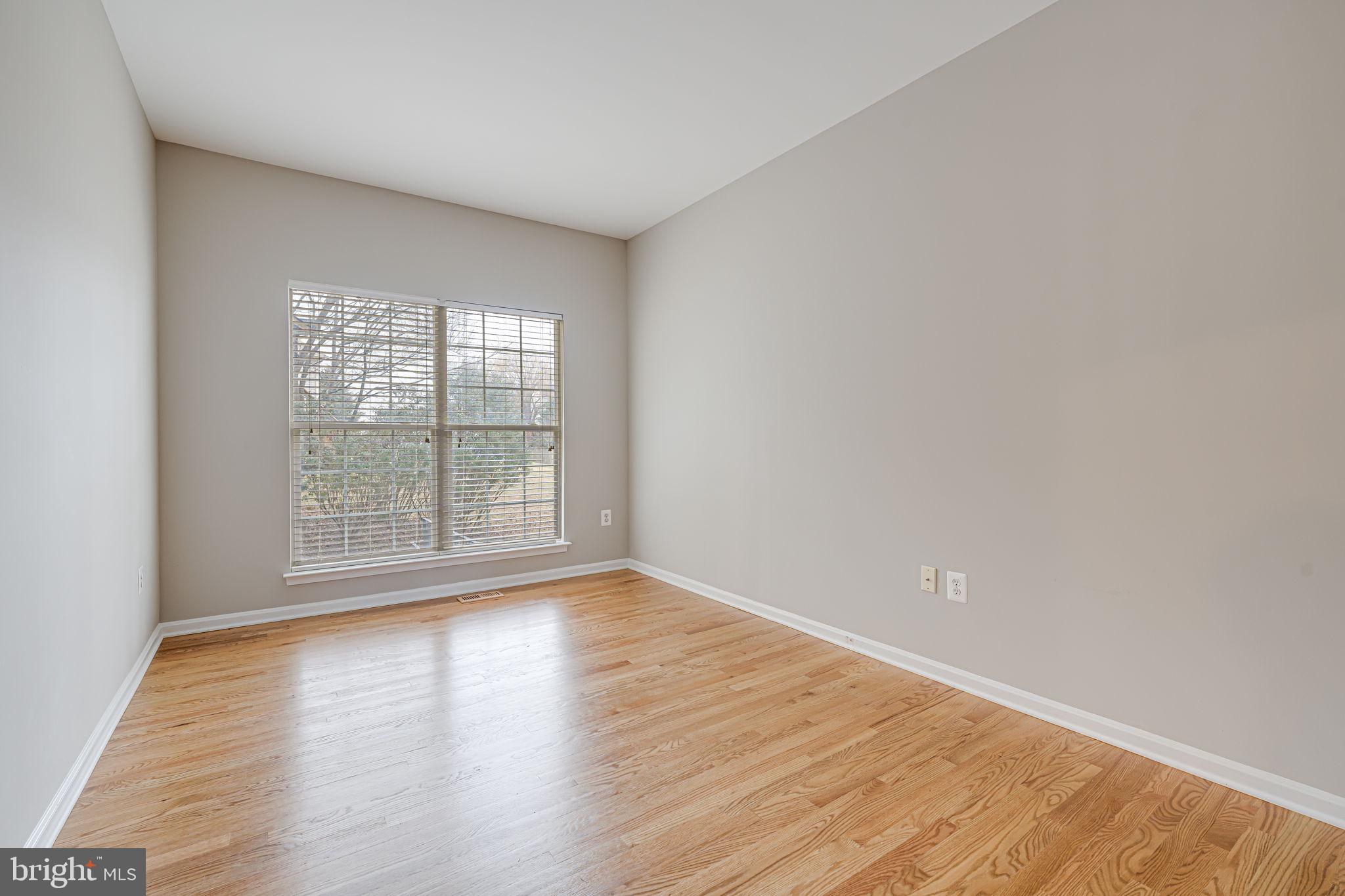 224 E Skyline Dr