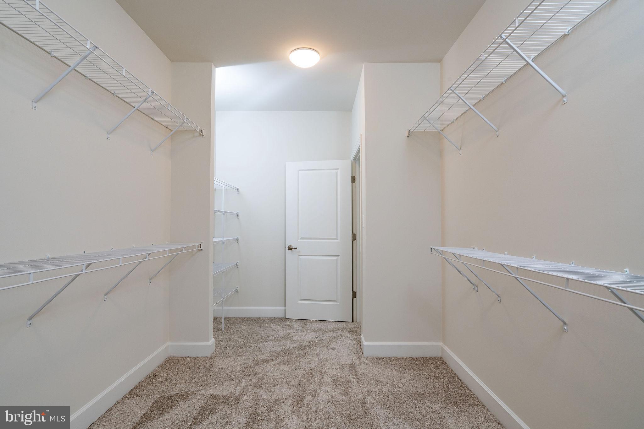 43124 Greeley Sq
