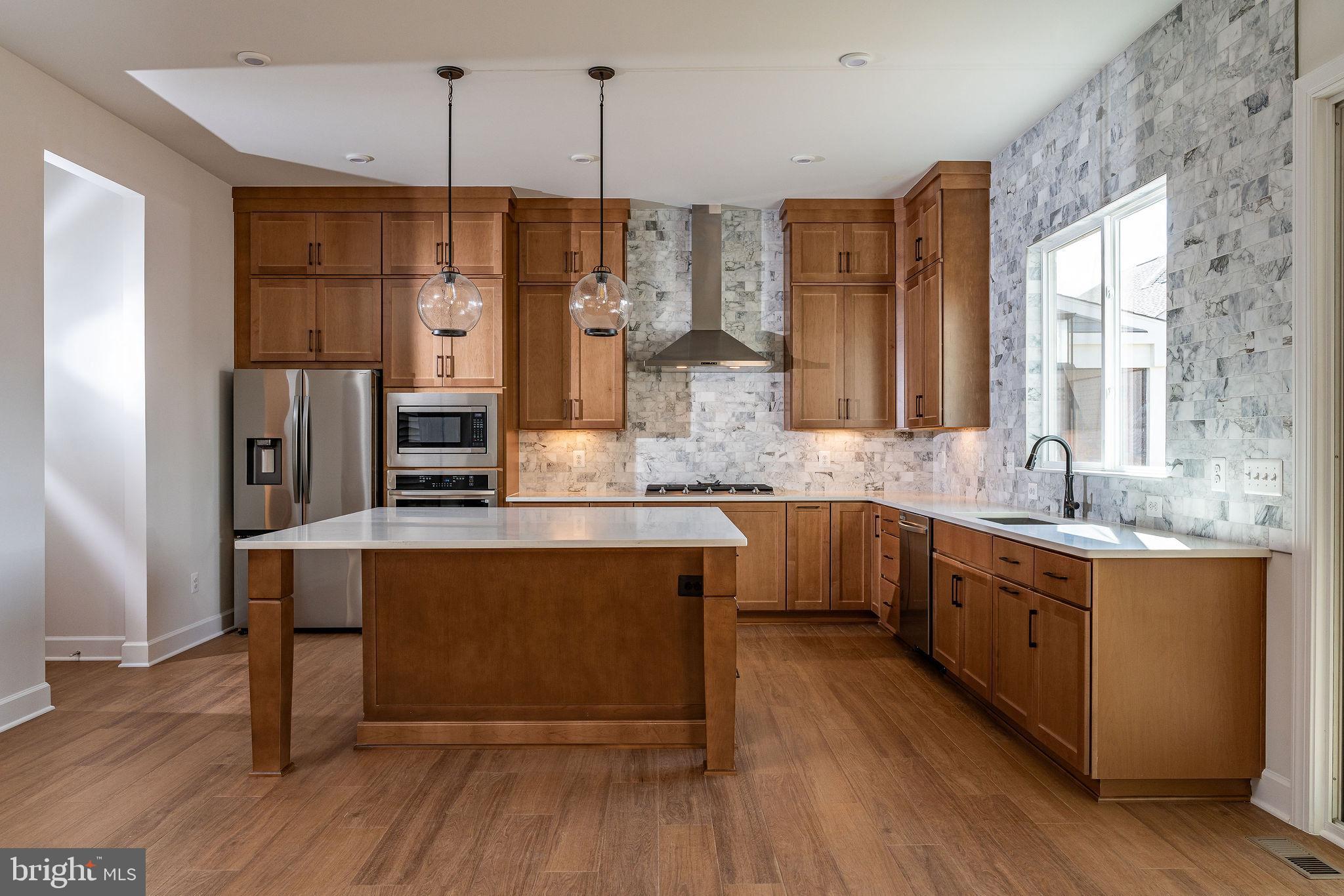43124 Greeley Sq